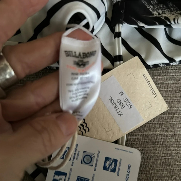 Billabong island time reversible bikini top size M ✨ NWT - Picture 8 of 11